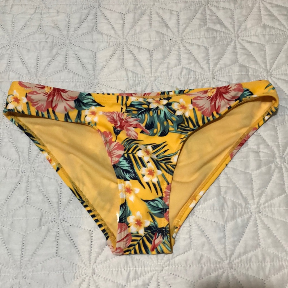 🔥10 for $100🔥 Cabana del sol floral bikini bottom size small